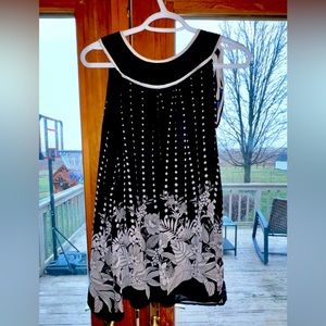 Misty & Max black & white sleeveless blouse size XL